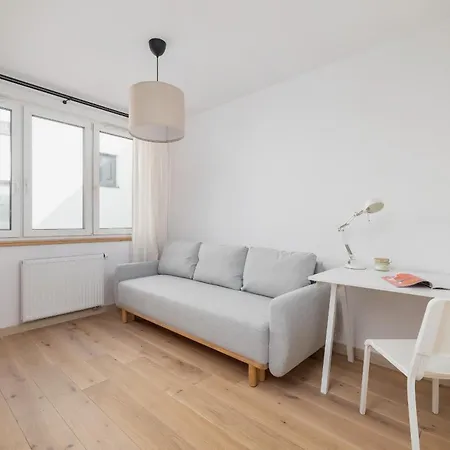Adorable In The Centre Of By Renters