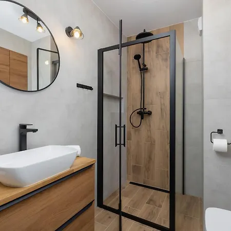 Adorable In The Centre Of By Renters *