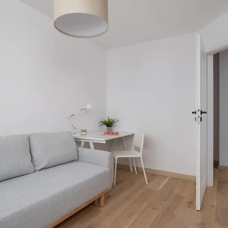 Adorable In The Centre Of By Renters Lägenhet *